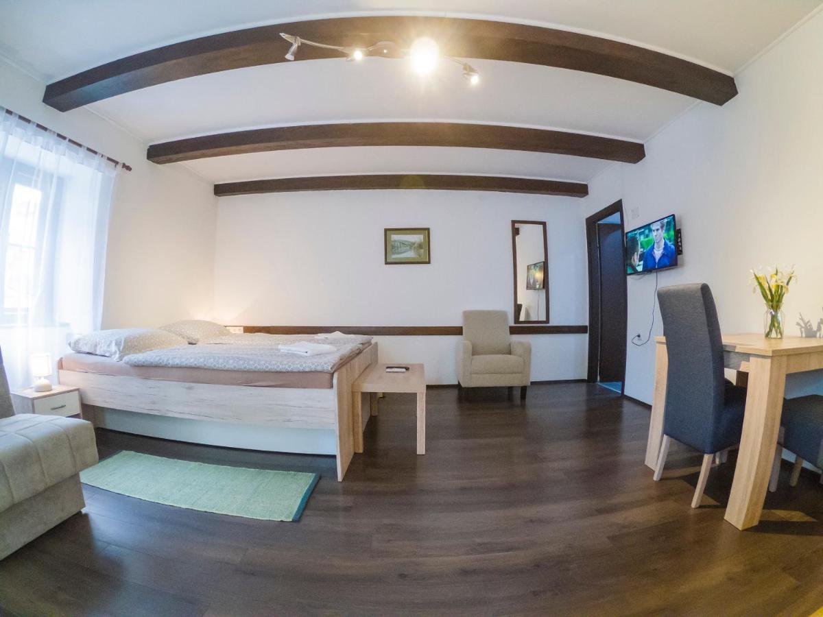 Pego Apartman Szluin Kültér fotó